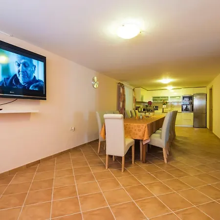 Casa de hóspedes Eda *