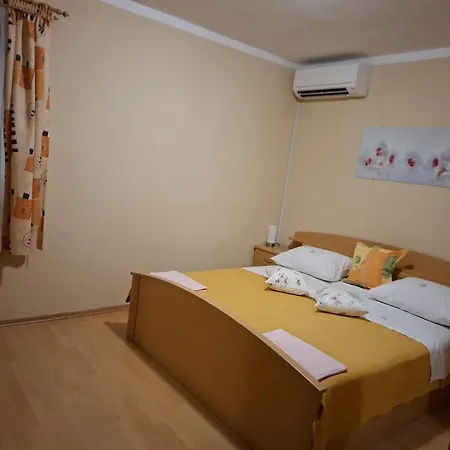 Casa de hóspedes Eda *